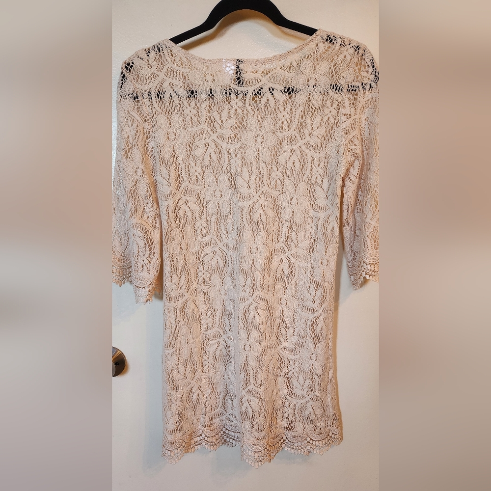 Cream lace dress with  3/4 length  sleeve Divide by H&M